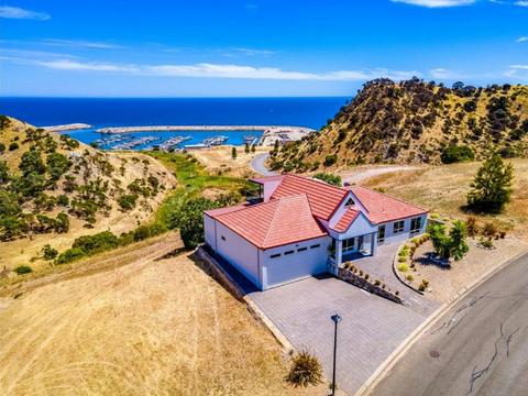 The Darling of Marina - A Hilltop and Sea Getaway