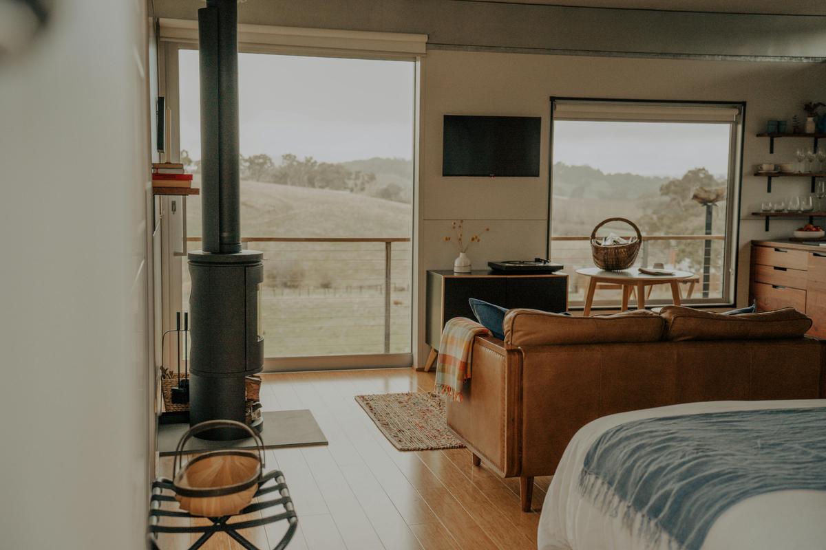 Cosy cabin with woodfire and country views