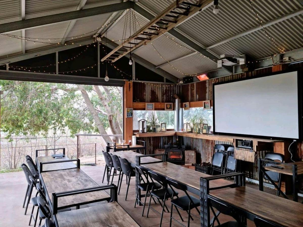 Paracombe Premium Perry Meeting Space