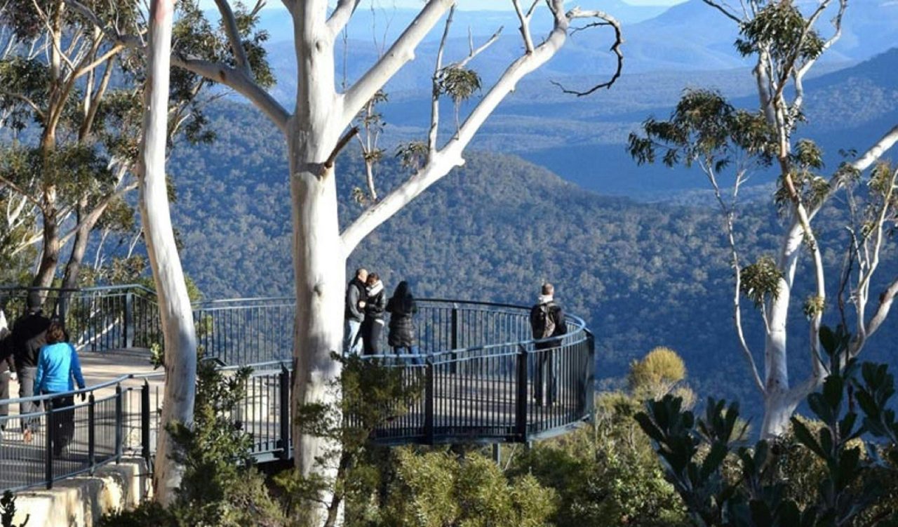 Three Sisters Walk