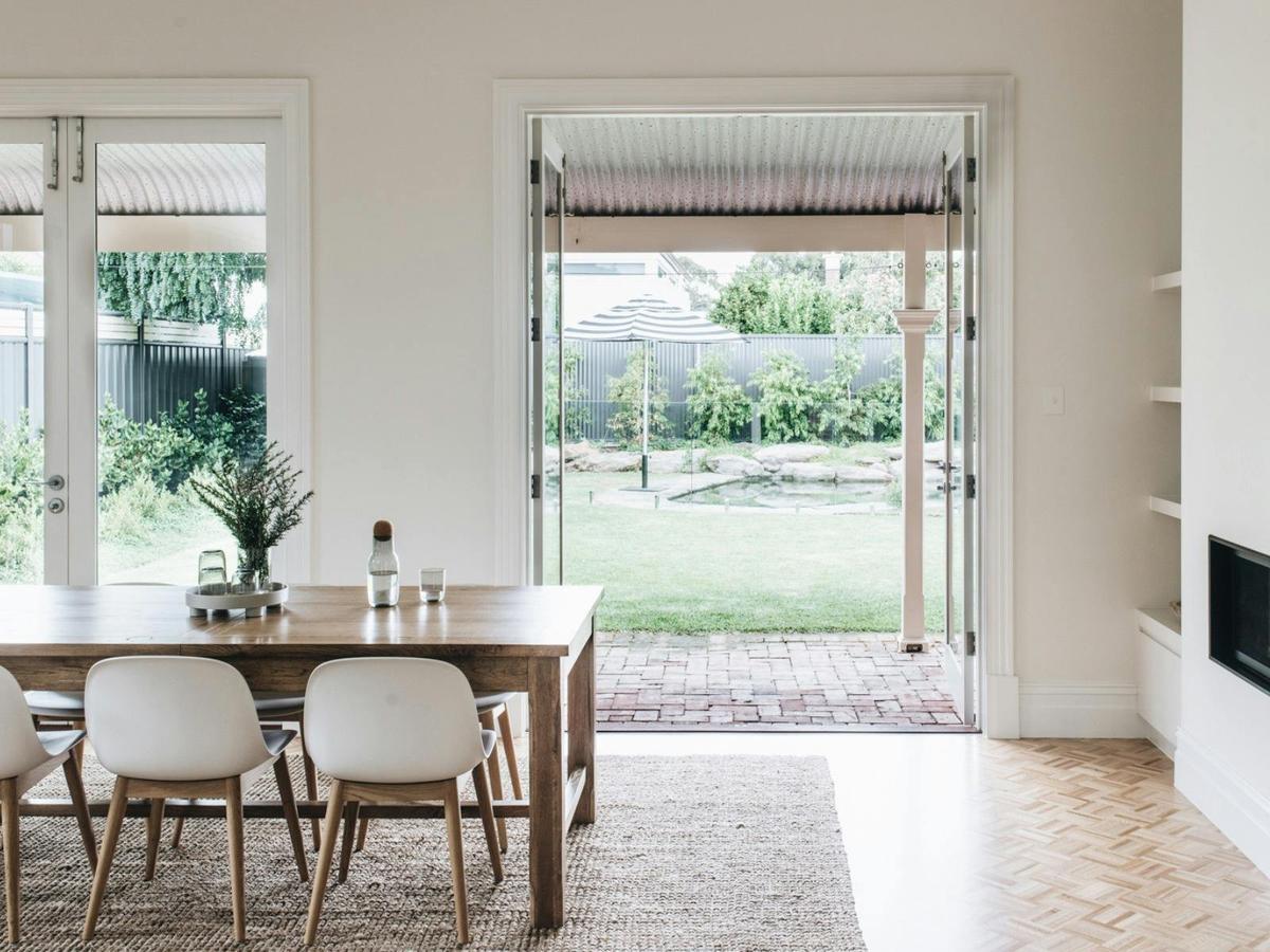 Villa Rose Dinning through to backyard