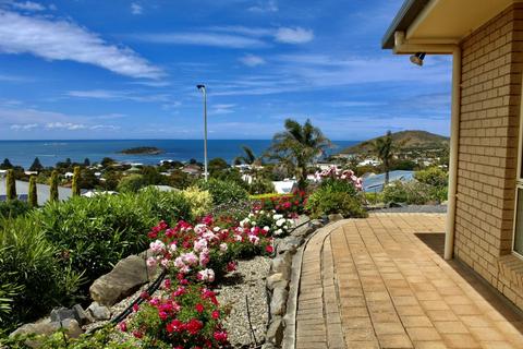 Villa Marie – Pet-Friendly Coastal Views in Encounter Bay