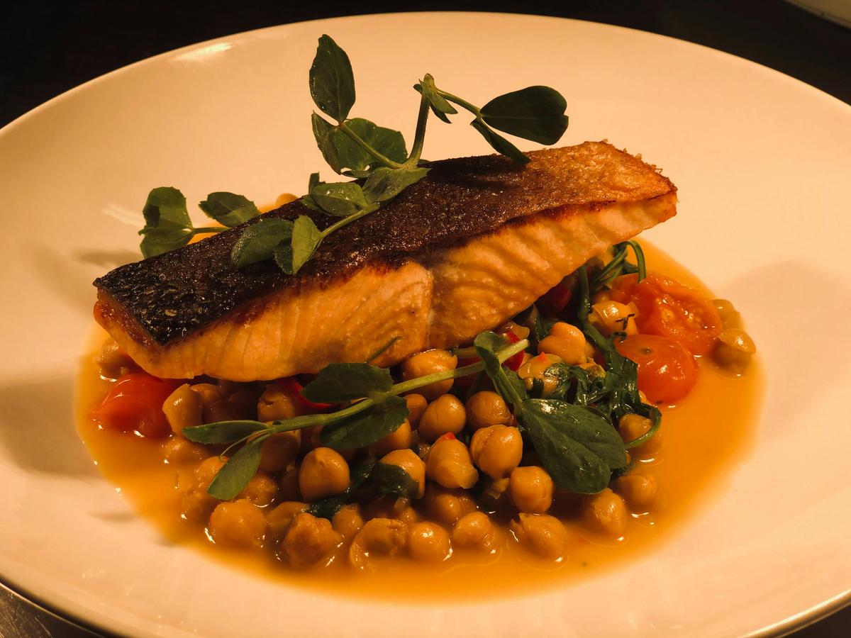 Salmon with chilli chickpea