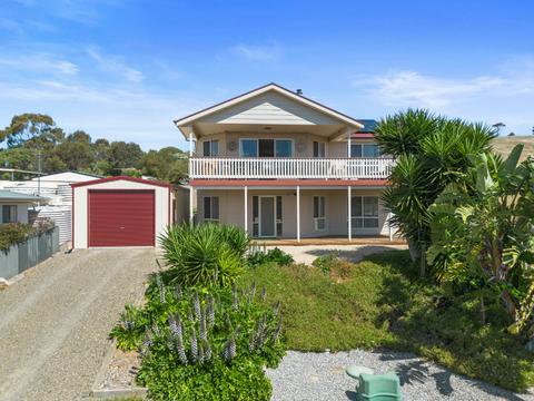 Valley Views - 11 Woodgate Road