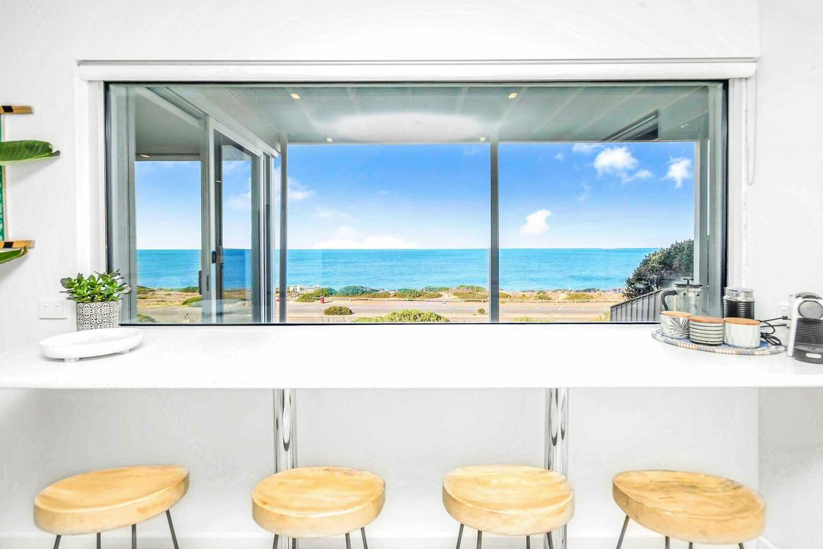 Breakfast Bar