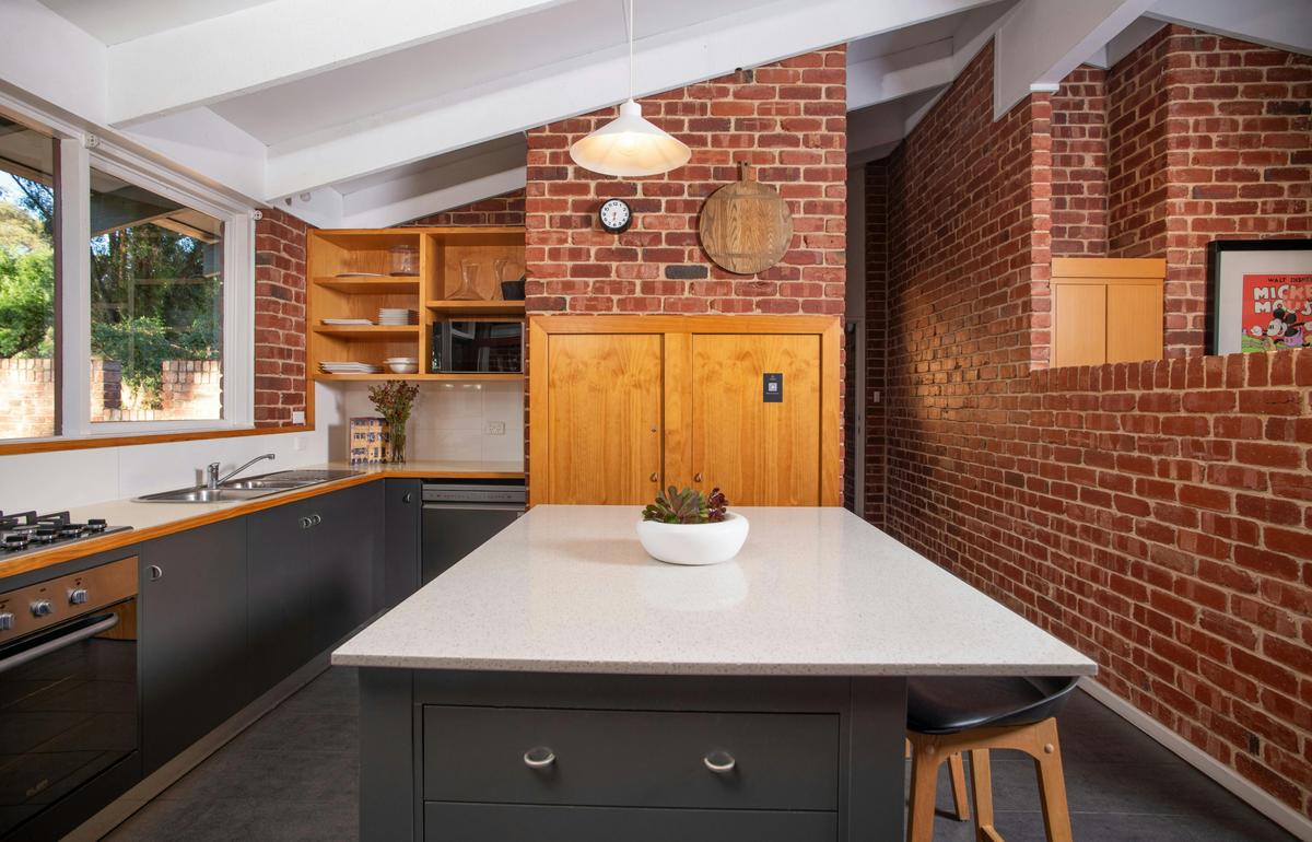 Reserve Barossa Luxury Accommodation with fully equipped kitchen with dishwasher, microwave and oven