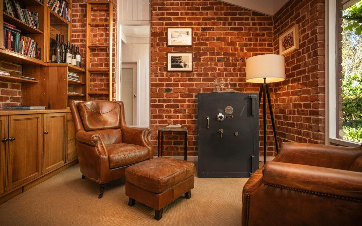 Reserve Barossa Luxury Accommodation library and wine room