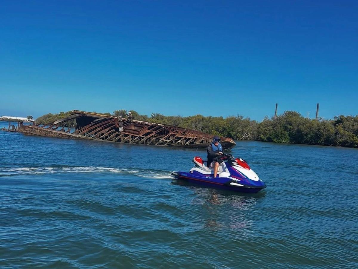 Discovering the historic Shipwreck Graveyard In Garden Island