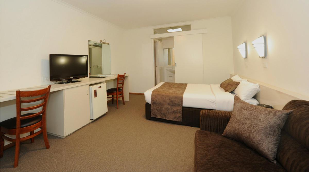 Vine Court Standard Motel Room