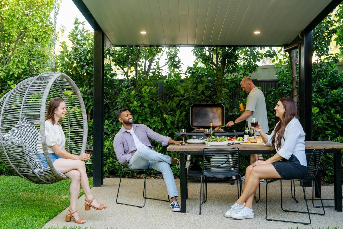 Vale 194 in the heart of the Mclaren Vale Wine Region BBQ with friends