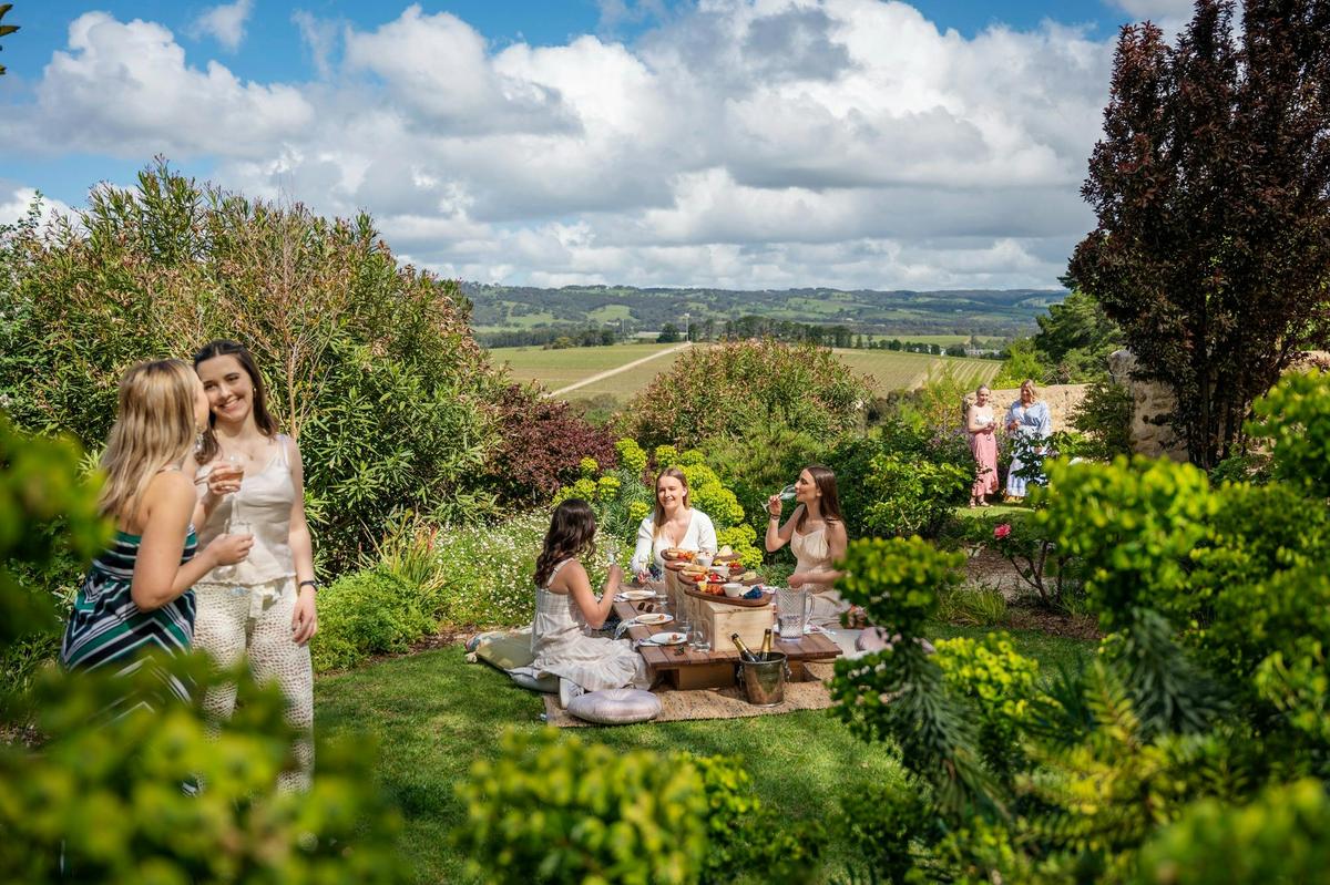 Tipsy HIlle Estate Picnic Experience