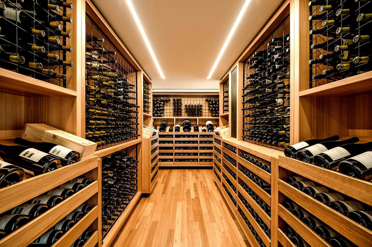 Torbreck Cellar Door Back Vintage Library