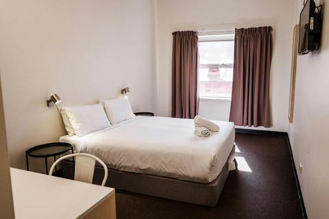 Queen Ensuite