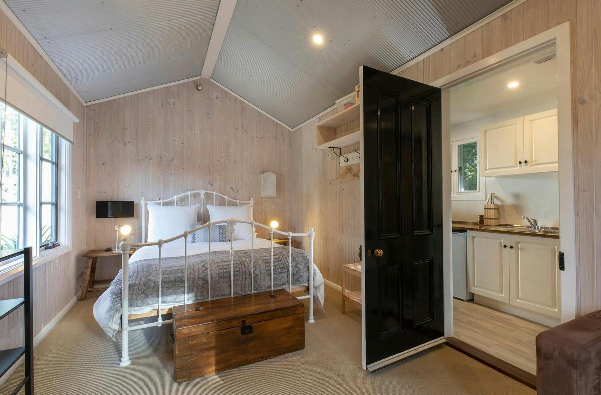 Bed/Sitting Room