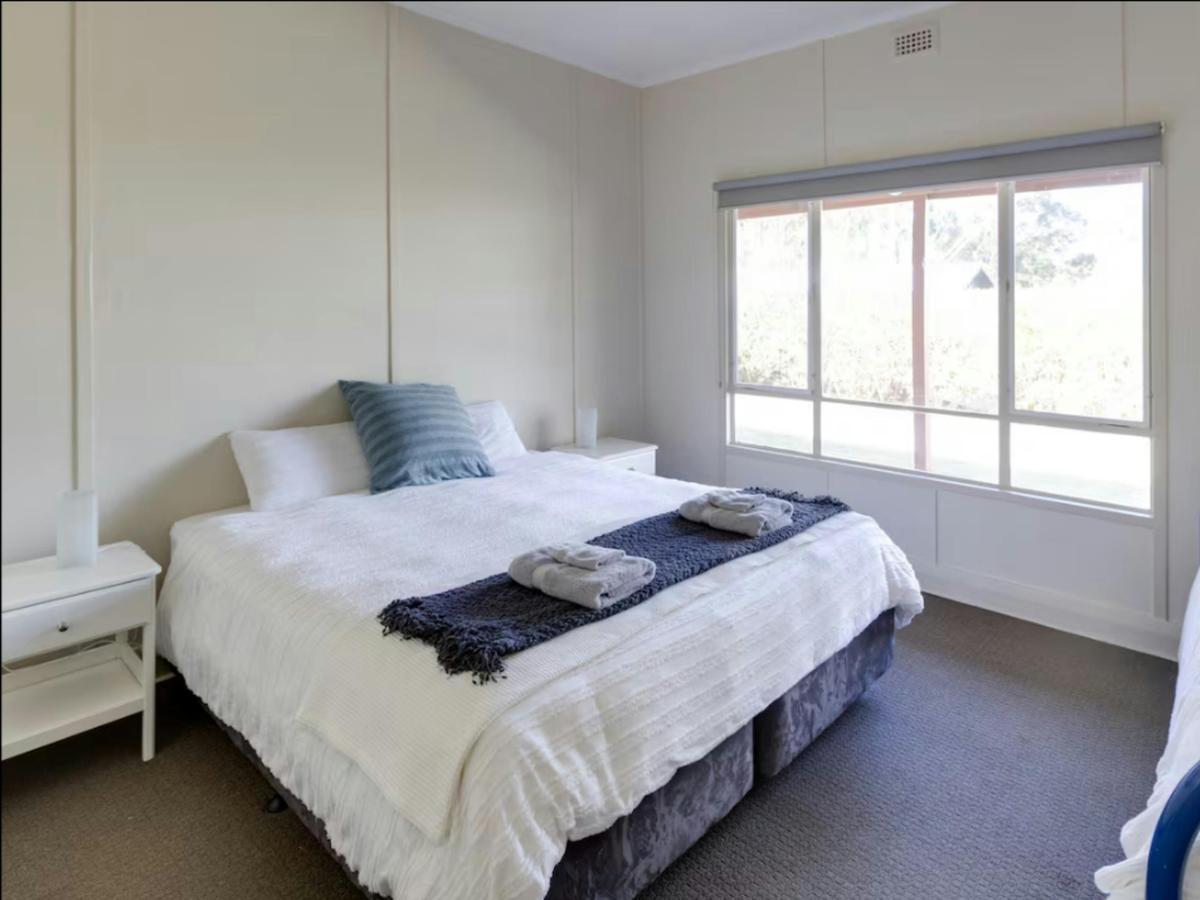 Yacca Cottage sleeps up to ten guests