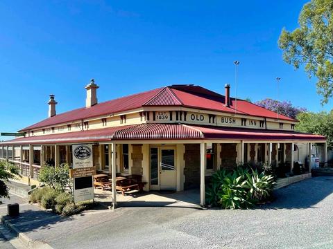 Old Bush Inn Hotel