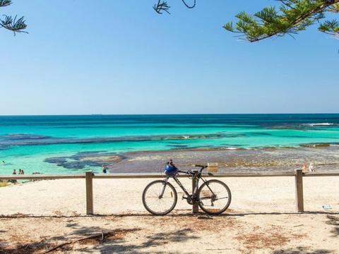 Perth to Fremantle City Tour with Rottnest Island and Swan River Cruise - German guided