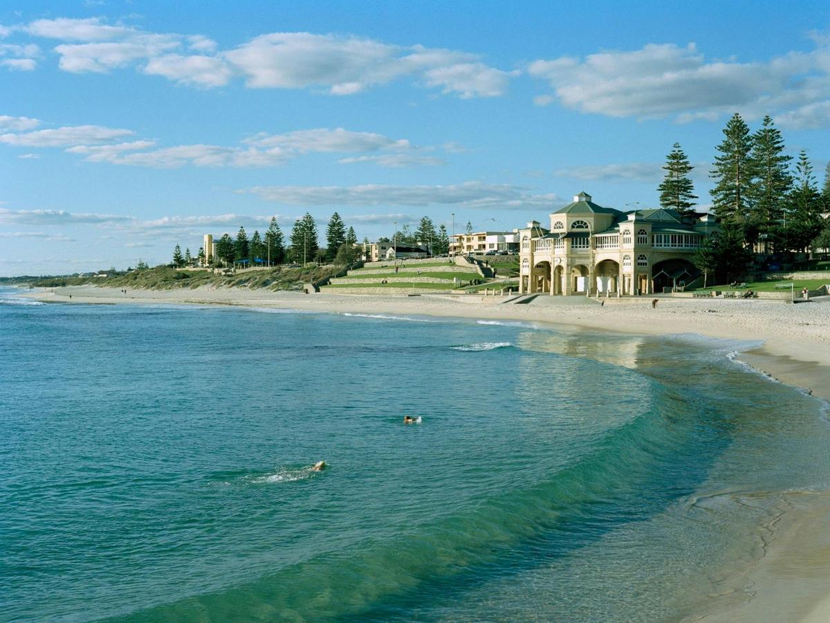 City Tour Perth & Fremantle & Swan River (with French speaking guide)