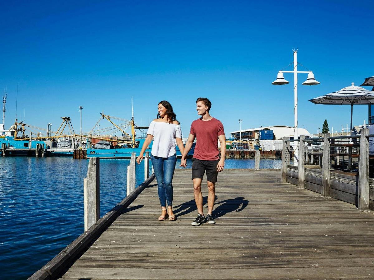 City Tour Perth & Fremantle & Swan River (with German speaking guide)