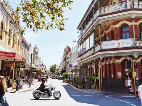 Perth City Tour (with German speaking guide)