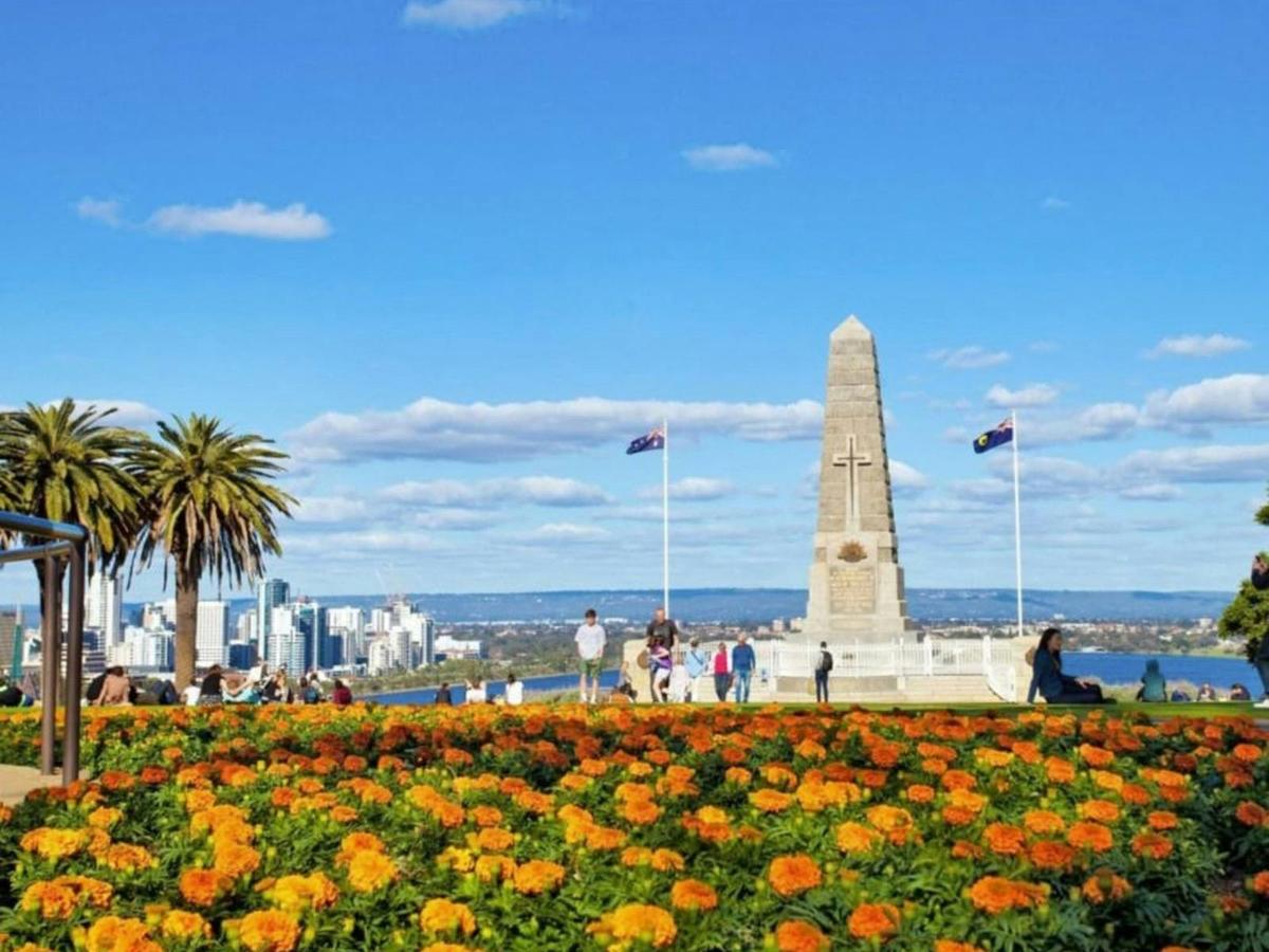 Perth City Tour (with French speaking guide)