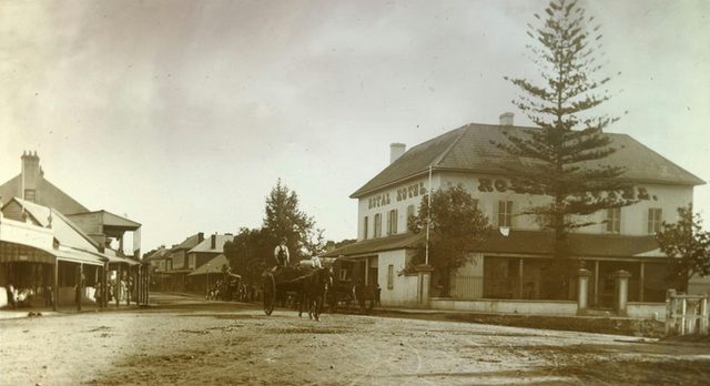 Thompson Square, Windsor