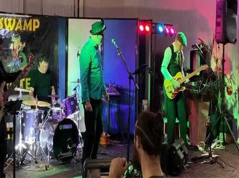 The Swamp Critters Live