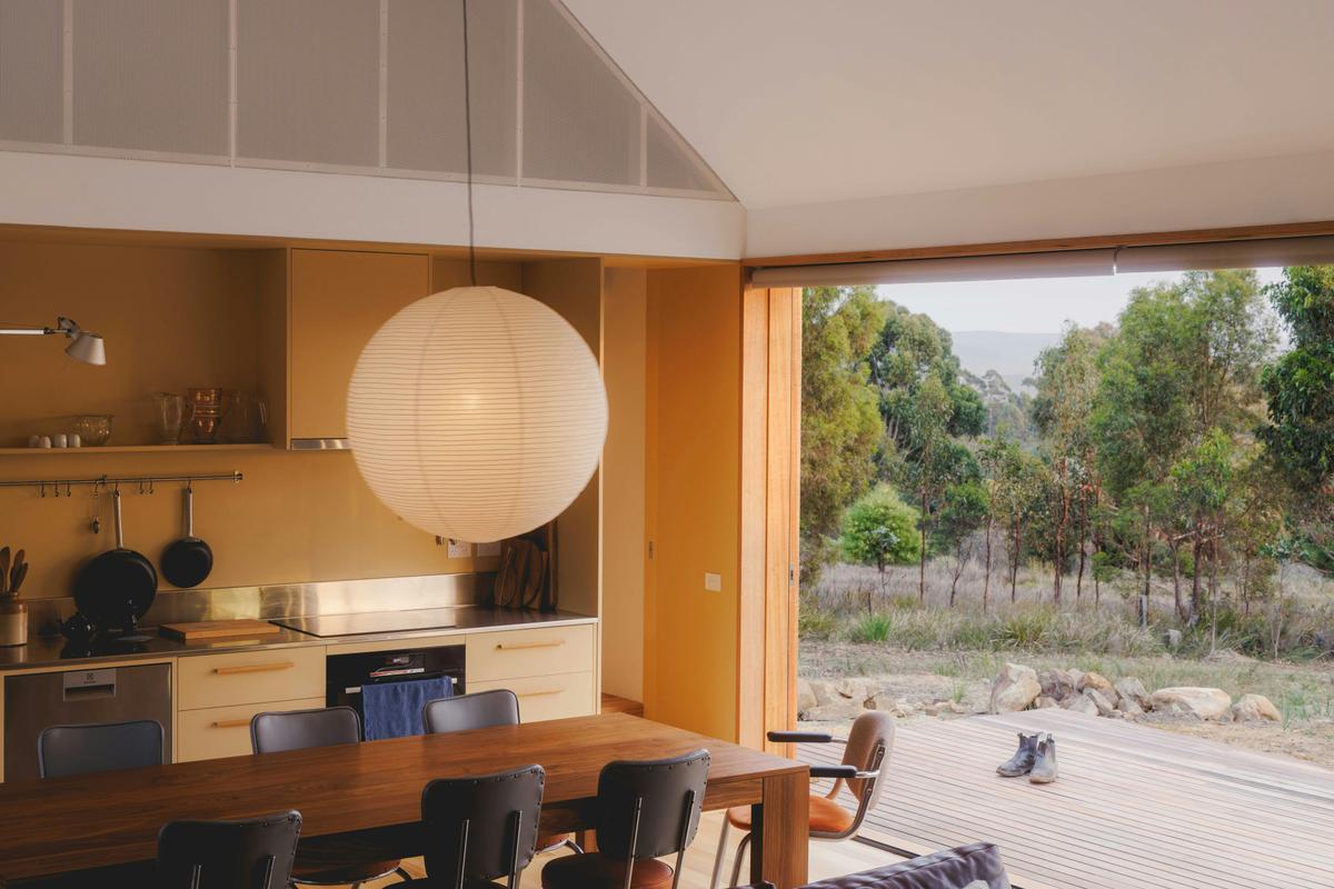 Architect designed timber cabin with well equipped kitchen - Hidden Spring Beach East Coast Tasmania