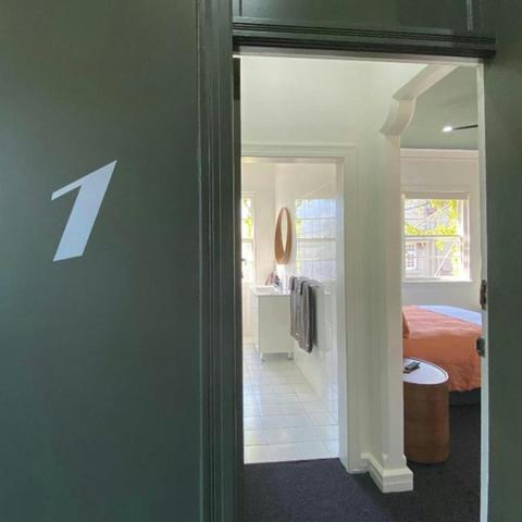Queen Room Ensuite