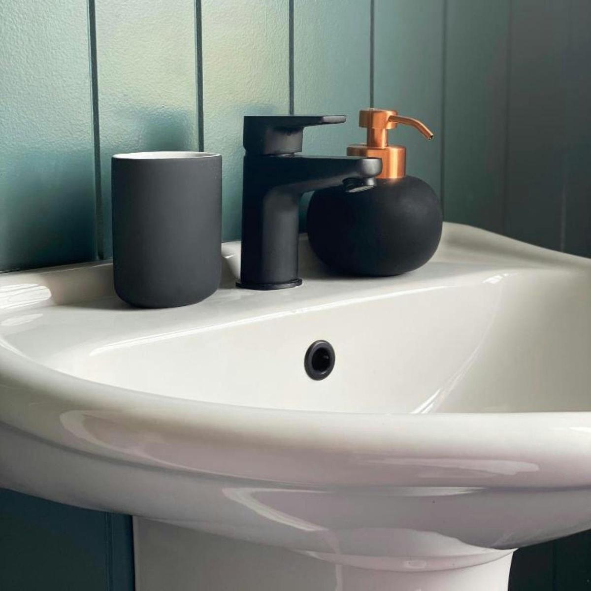 Queen Room Shared Bathroom