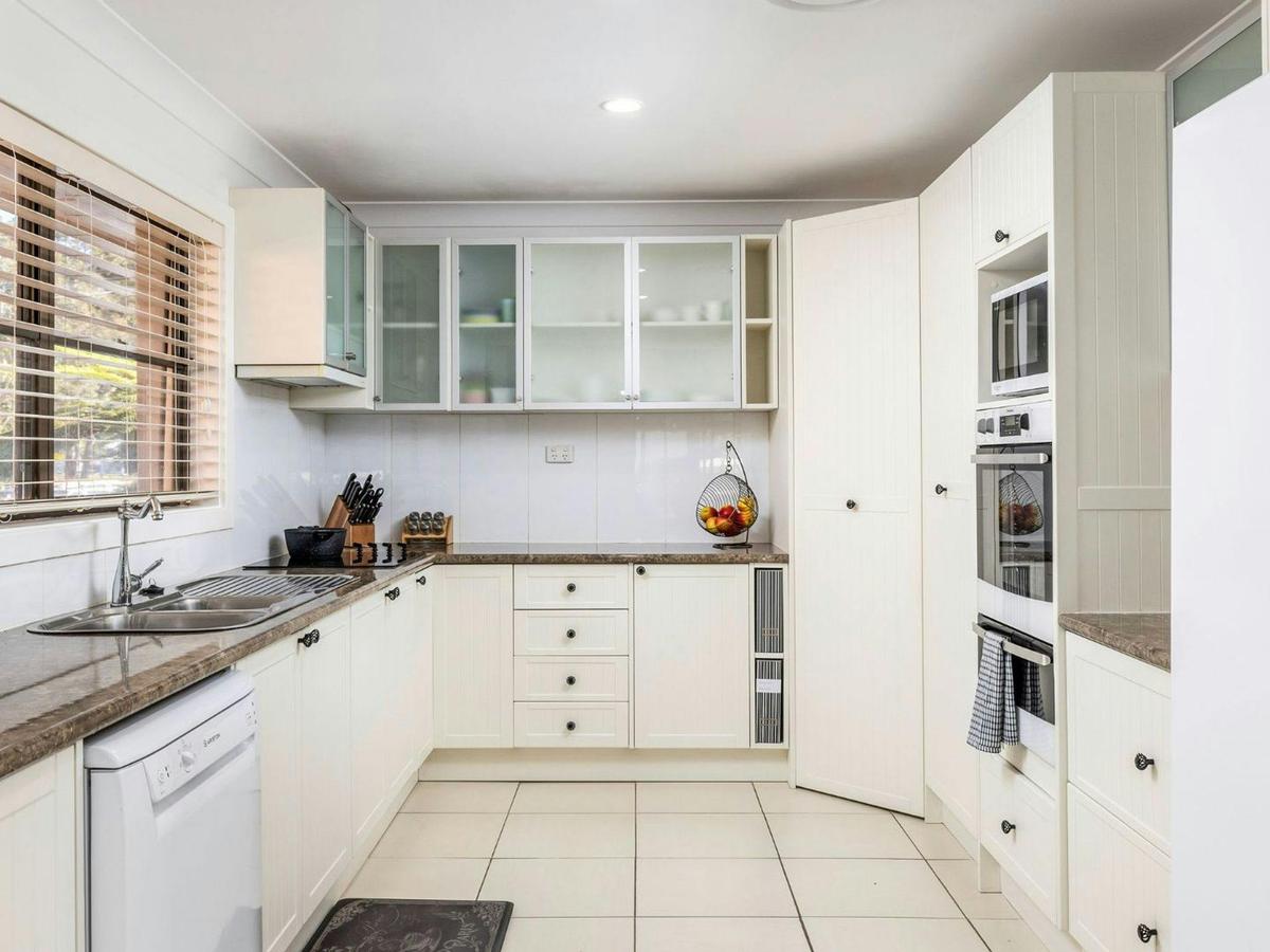 Joy on Shoal Shores | Kitchen | Dishwasher | Coffee machine | Microwave