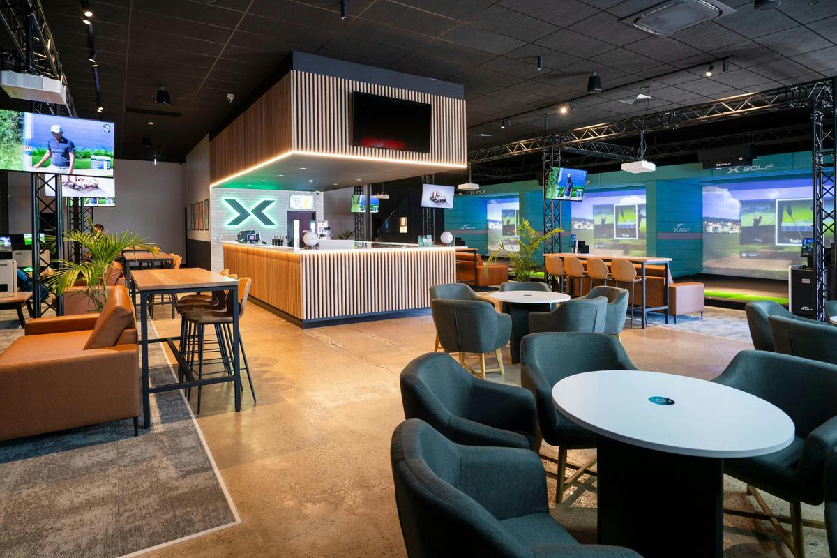 X-Golf Windsor Gardens Sports Bar and Lounge Area