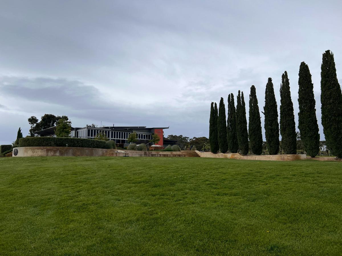 Adelaide Hills Wine Tour