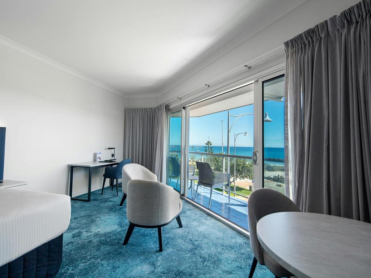 Ocean Centre Suite