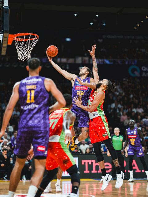 Sydney Kings v Illawarra Hawks