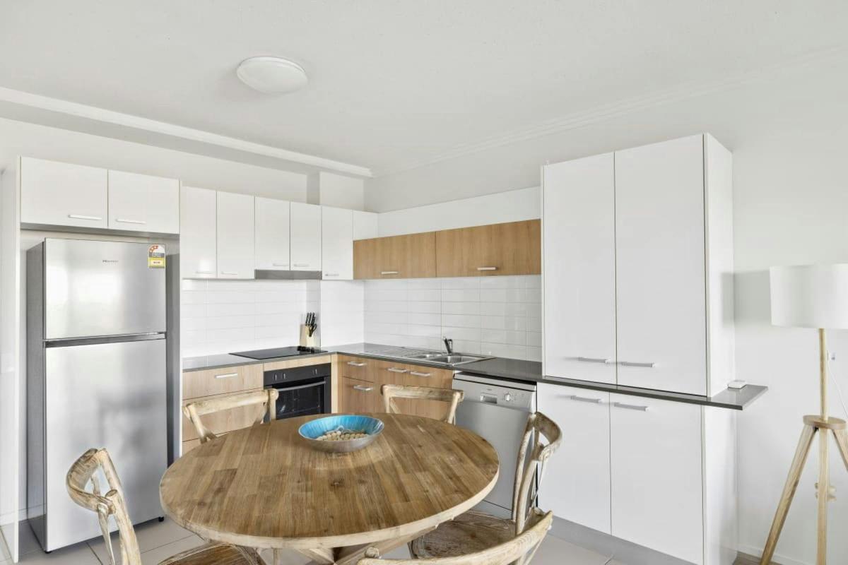 Broadwater 2 Bedroom Apartment