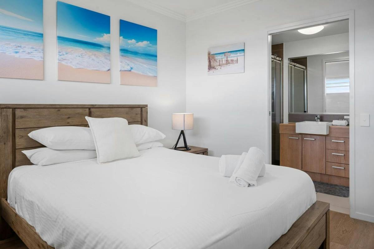 Broadwater 1 Bedroom Apartment