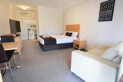 Executive Queen Room