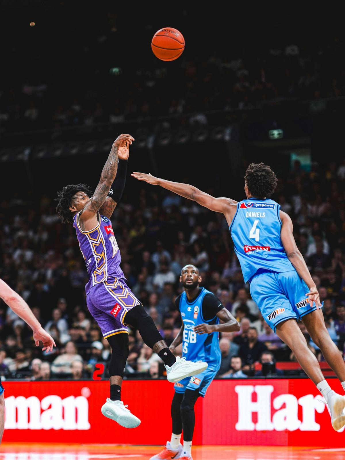 Pink Hoops | Sydney Kings v Melbourne United | Sydney Flames v Bendigo Spirit