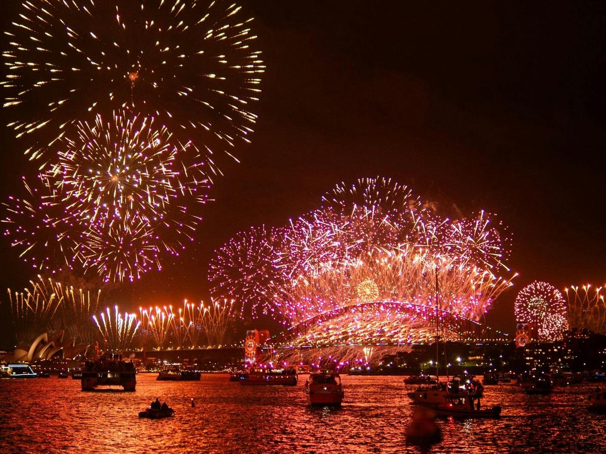 Spectacular New Year's Eve fireworks light up Sydney Harbour