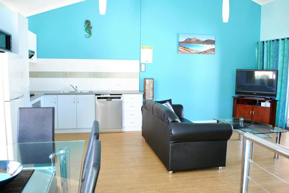 Kitchen, Dining and Lounge Area
