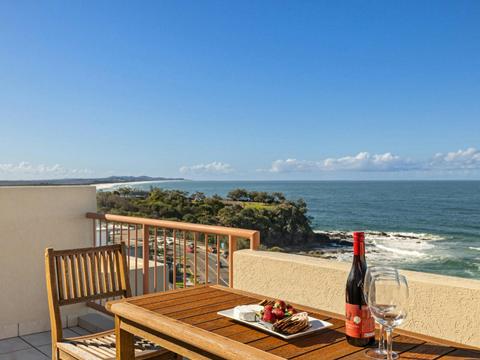 Azure Dreaming - Beachfront Villa at Coolum Beach