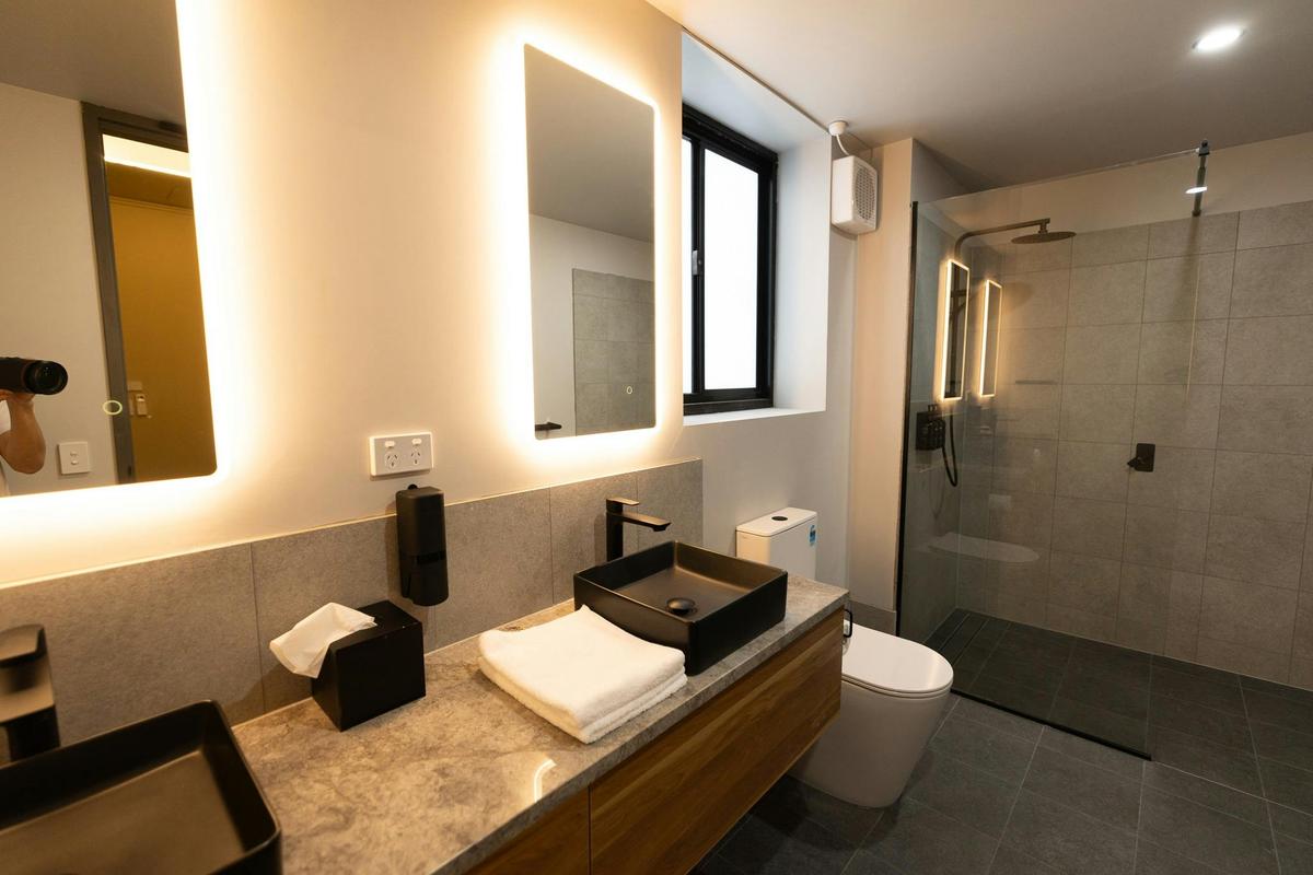 Private ensuite bathroom in a King Room at Voltage Lodge Collie