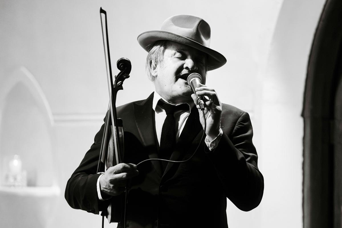 George Washingmachine sings in Newbridge