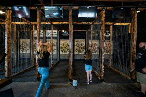 The Blade Den Axe Throwing