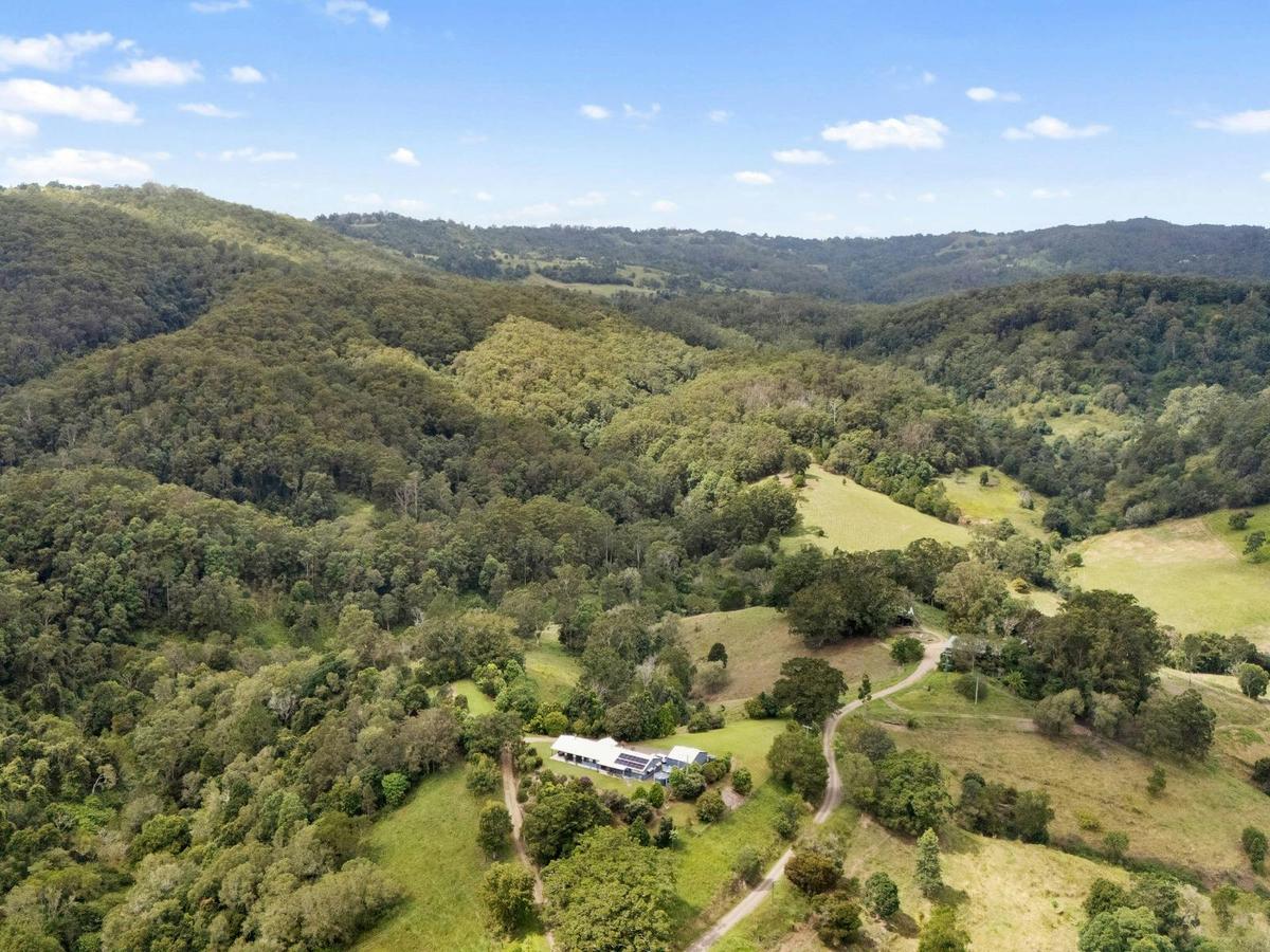 Brenji Rainforest Seclusion at Maleny - set in the rolling hills