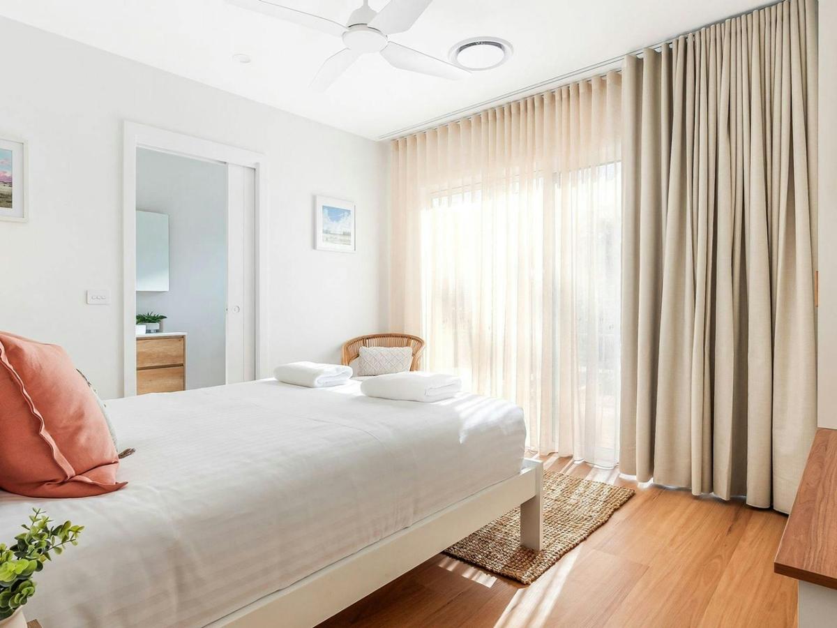 Bellaburra | Bedroom 1 | Queen Bed | Ensuite | Air conditioning | Ceiling fan | Linen included