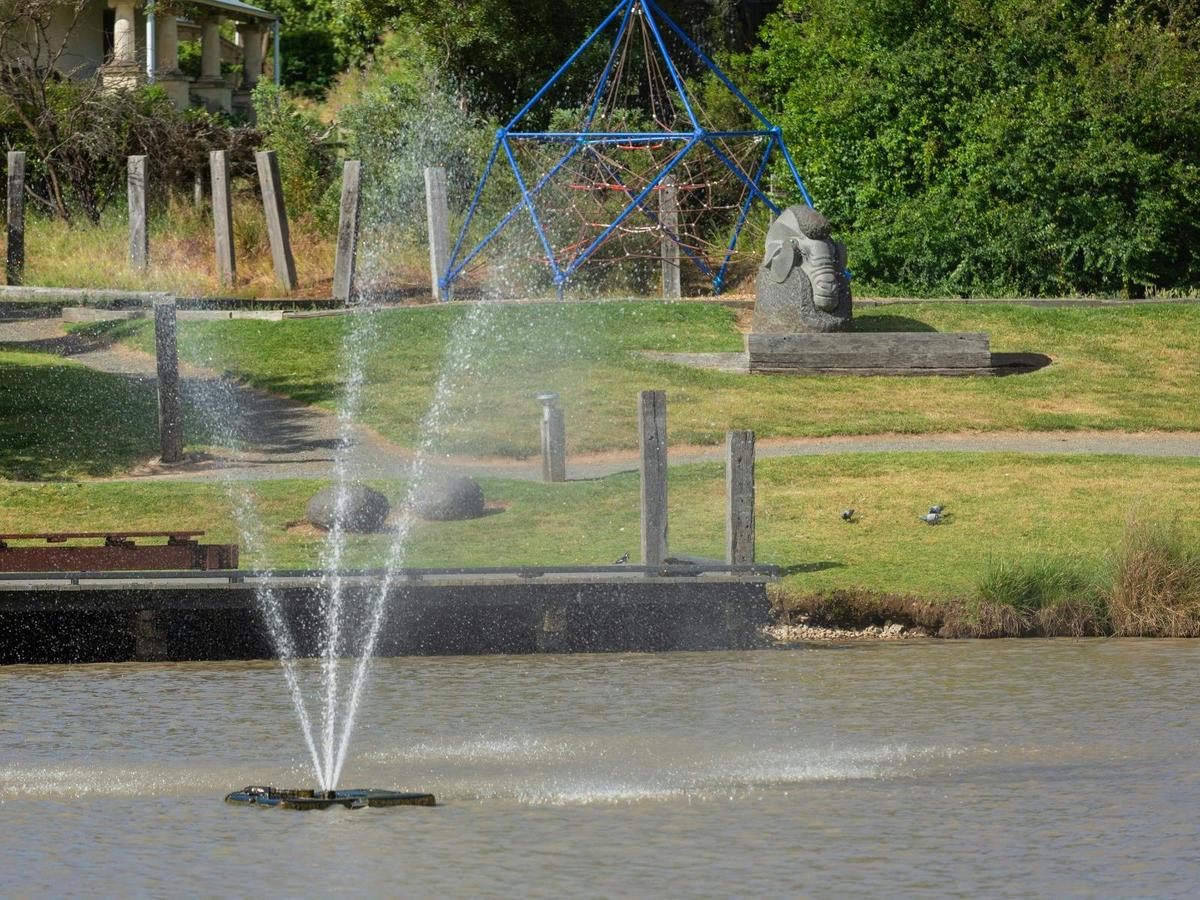 Byethrone Park Lake