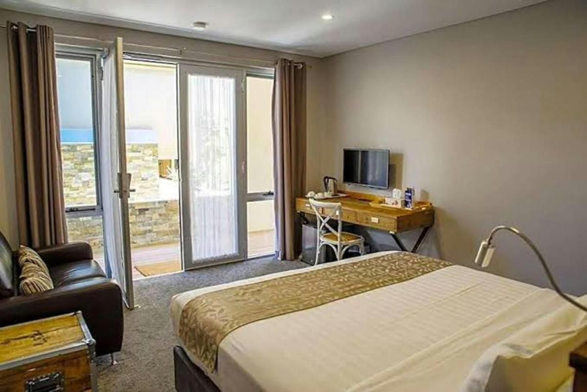 Maand Up Room