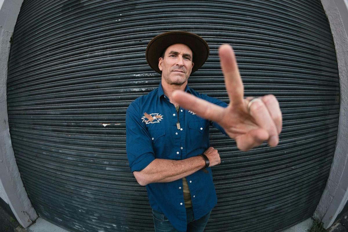 Pete Murray Live - Shaws Bay Hotel